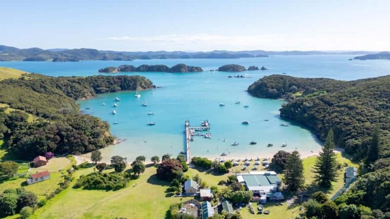 Auckland: 2-Day Bay of Islands Small Group Tour with Cruise - Comfortable Hotel Stay in Paihia