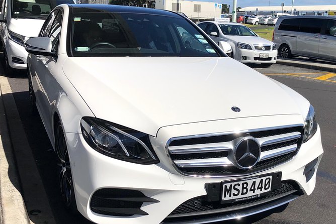 Auckland Airport / CBD Luxury Passenger Transfers - Pricing and Booking