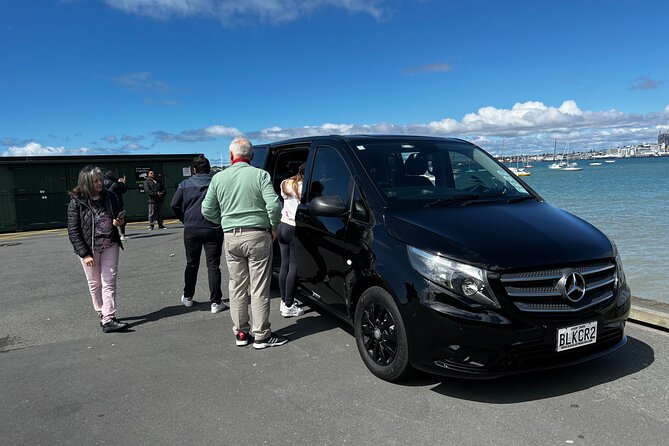 Auckland Airport & Ground Transfers - Private Luxury Car/ Van. - Overview and Services