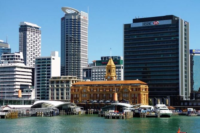 Auckland Airport Transfers: Auckland Airport AKL to Auckland in Luxury Car - Competitive Pricing and Value
