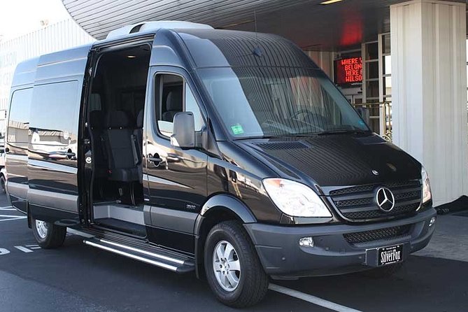 Auckland CBD / Airport Luxury Transfers - Pricing and Booking