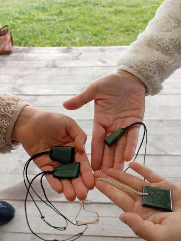 Auckland: Full-Day Jade Carving, Honey Tasting & Wine Tour - FAQs