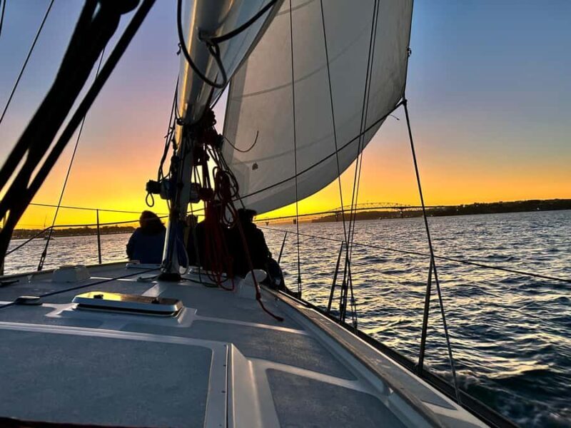 Auckland: Harbour Sailing Cruise with 3-Course Dinner - The Food: Local Flavors on the Water