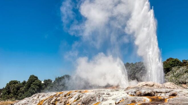 Auckland: Hobbiton and Rotorua With Te Puia Tour - Additional Information