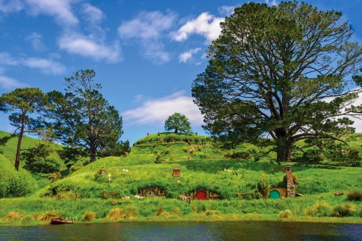 Auckland: Hobbiton Movie Set Day Trip With Festive Lunch - Activity Details