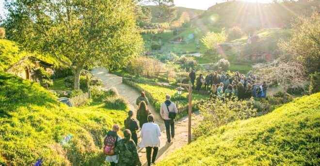 Auckland: Hobbiton Movie Set Day Trip With Festive Lunch - Customer Reviews