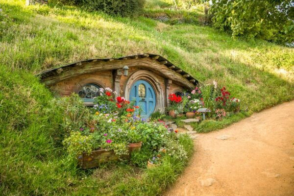 Auckland: Hobbiton Movie Set Day Trip With Festive Lunch - Directions