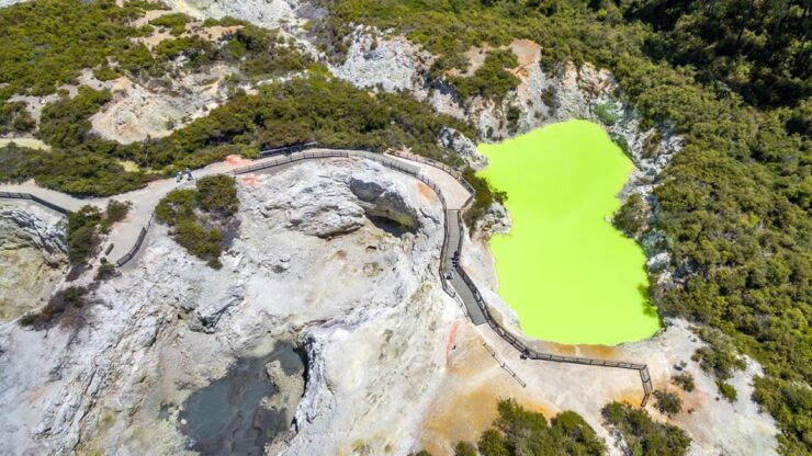 Auckland: Hobbiton, Rotorua, and Wai-O-Tapu Day Tour - Similar Tours
