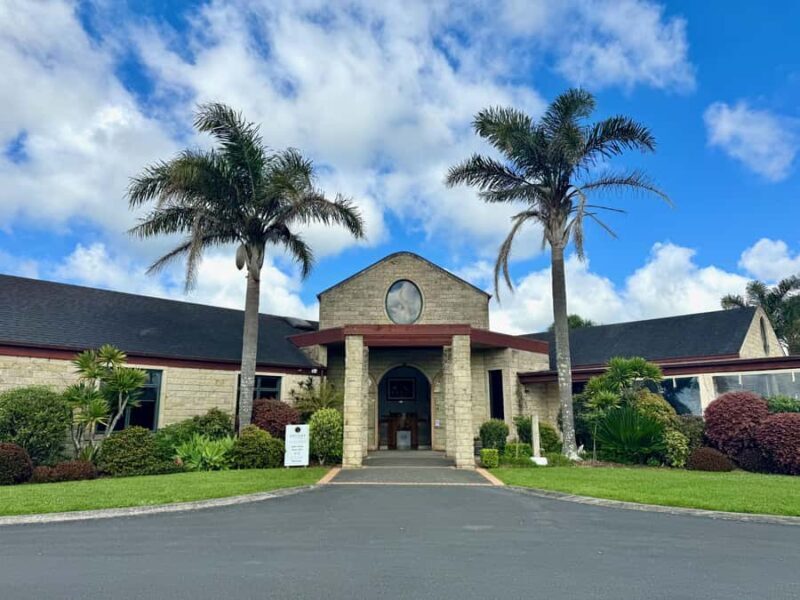 Auckland: Kumeu Wine Tasting Tour and Black Sand Beach - Why This Tour Works