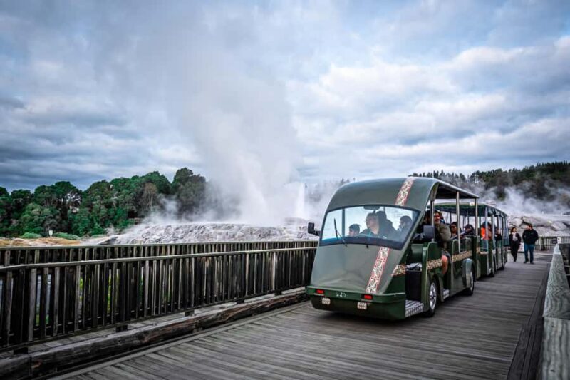 Auckland: Rotorua Wai-O-Tapu, Te Puia with Haka - Transition to Te Puia: Living Maori Culture