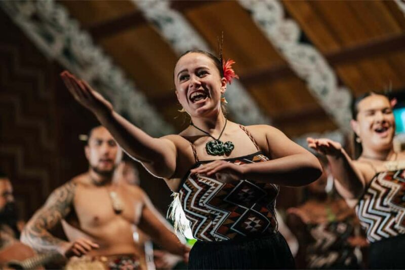 Auckland: Rotorua Wai-O-Tapu, Te Puia with Haka - Cultural Performance in a Carved Meeting House