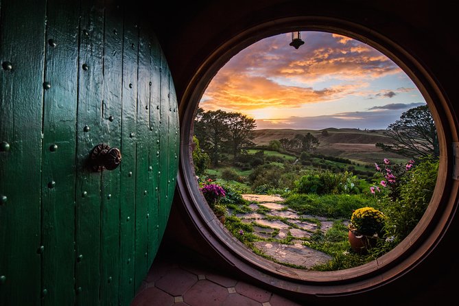 Auckland to Rotorua via Hobbiton Movie Set One-Way Private Tour - Tour Overview