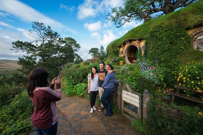 Auckland to Rotorua via Hobbiton Movie Set Tour - One Way - Additional Information