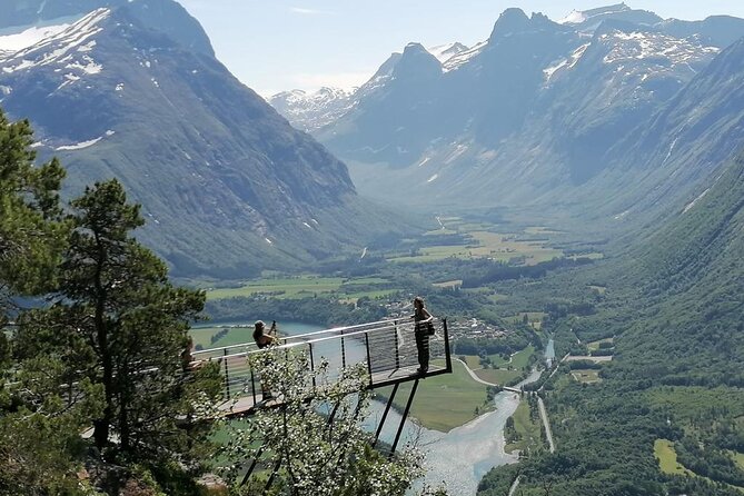 Audio Bus Tour at Scenic Routes of Andalsnes to Trollstigen - Whats Included
