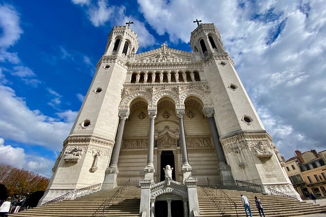 Audio-Guided Tour of the Fourvière and the Sacred Hill - Meeting and Pickup