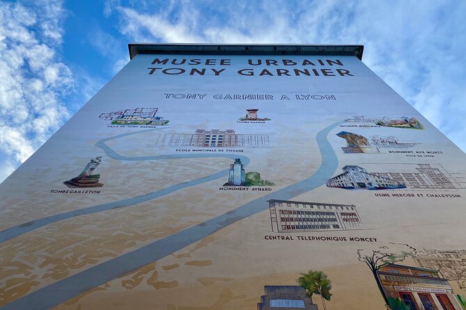 Audio-Guided Tour of the United States Quarter and Painted Walls - Benefits of an Audio-Guided Tour