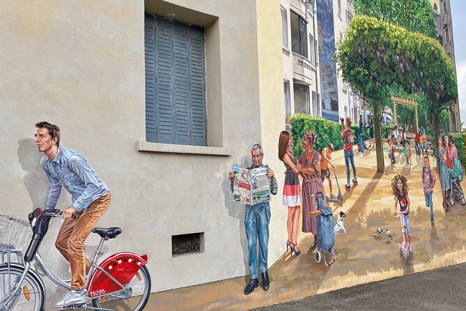 Audio-Guided Tour of the United States Quarter and Painted Walls - Meeting Point and Pickup Details
