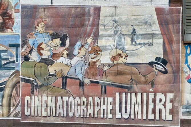 Audio-Guided Tour of the United States Quarter and Painted Walls - Common Questions
