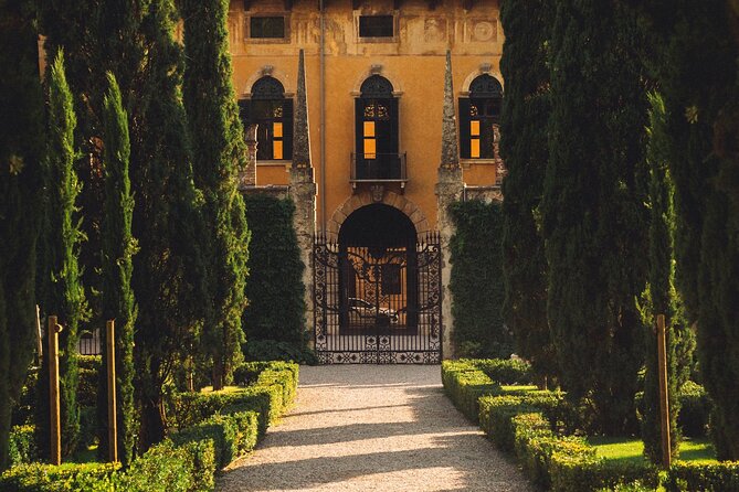 Audio Guides to Discover Verona, the City of Romeo and Juliet - Offline Usability and Flexibility