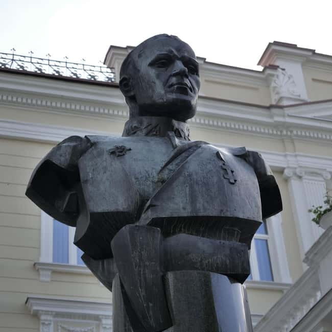 Audio Tour of Vilnius Old Town Core and the South Part 2in1 - Who Should Consider This Tour?