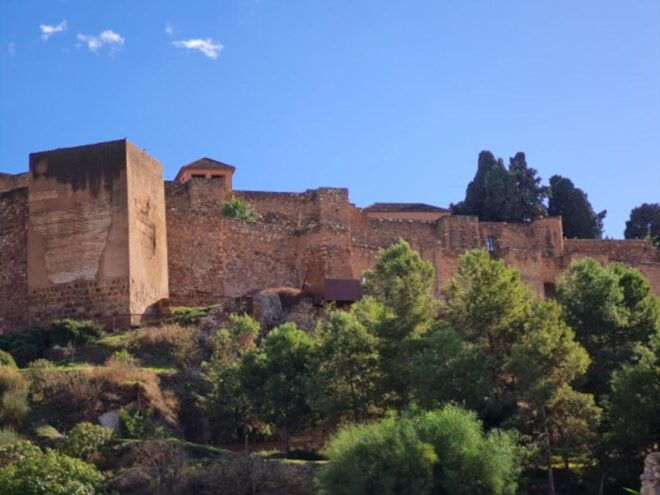 Audioguide City Walk Malaga for Cruises (German & English) - Experience Highlights