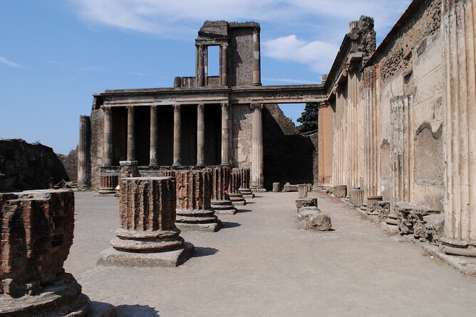 Audioguide Service for Pompeii - End Point & Policies