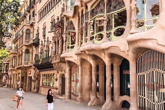 Audioguide: Surrealist Walk by Dalís Barcelona - Duration and Admission