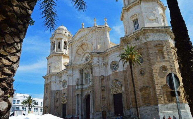 Audioguided Tour of Cádiz Monumental, at Your Pace - Directions and Tour Duration