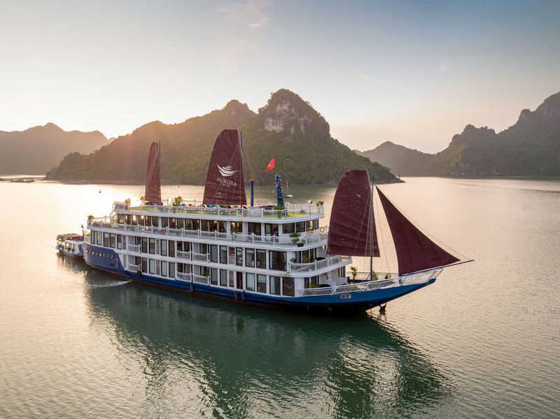 Aurora 2D1N Cruise: Ha Long Bay & Lan Ha Bay Tour - At a glance: what makes this cruise useful