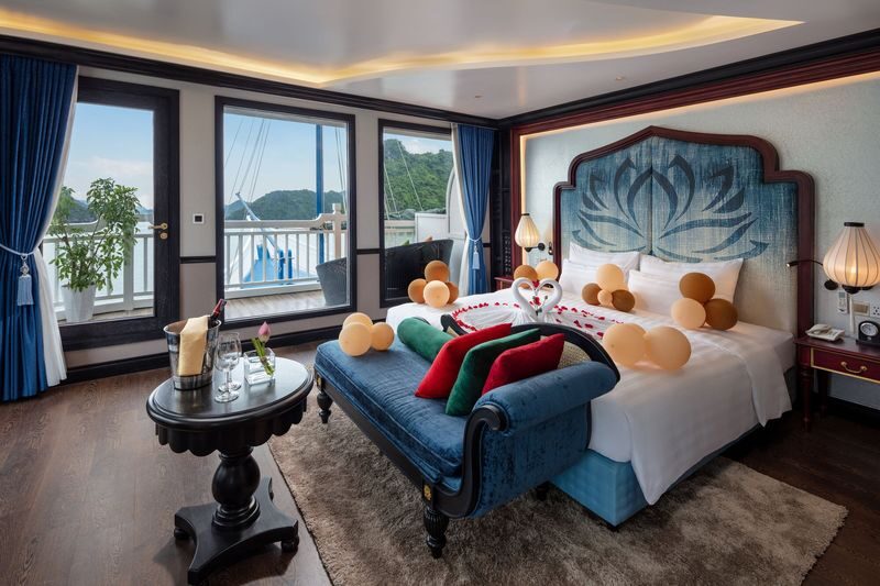 Aurora 2D1N Cruise: Ha Long Bay & Lan Ha Bay Tour - Sunset, cooking, and an evening on deck