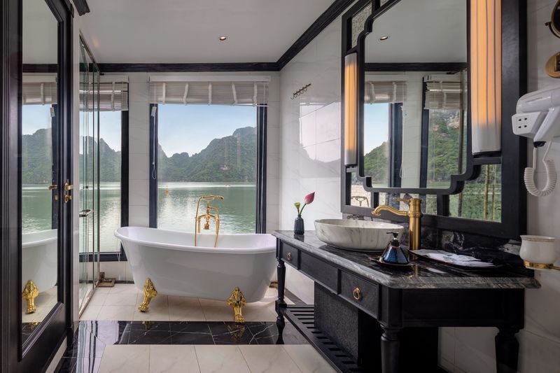 Aurora 2D1N Cruise: Ha Long Bay & Lan Ha Bay Tour - Practical details before you book