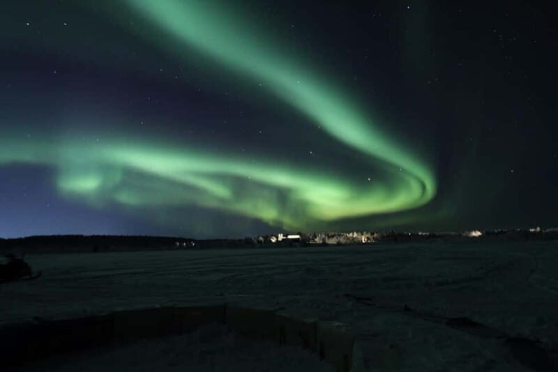 Aurora Hunt on Snowmobile - small groups - Good To Know