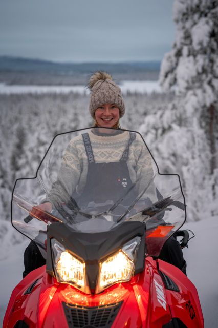 Aurora Hunt on Snowmobile - Small Groups - Activity Overview