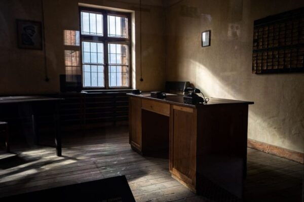 Auschwitz-Birkenau: Skip-the-Line Ticket and Guided Tour - Navigating the Tour Experience
