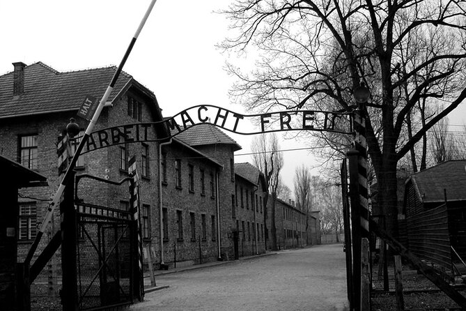 Auschwitz Birkenau Transfer and Guide With Salt Mine Combo Option - Customer Testimonials