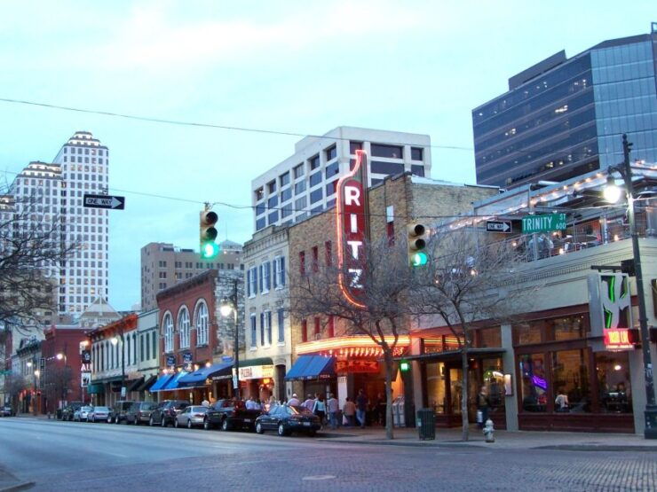 Austin: Downtown Live Music Pub Crawl - Experience the Vibrant Music Culture