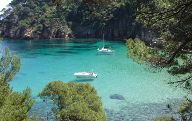 Authentic Boat Experience in Beautiful Costa Brava - Amenities and Inclusions