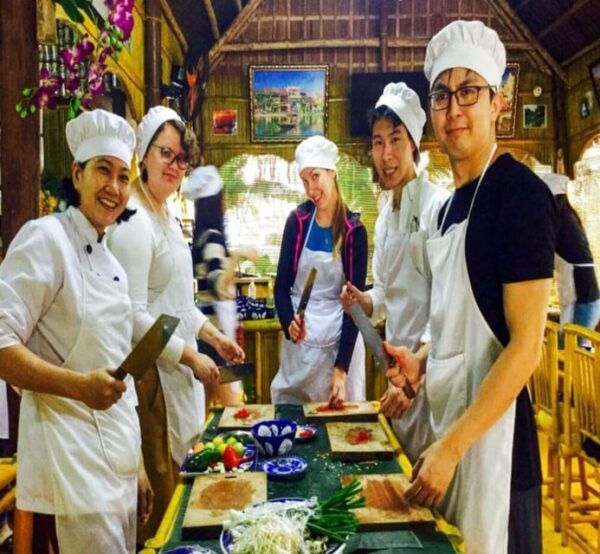 Authentic Cooking Class With Locals in Tra Que Herbs Village - Exploring Tra Que Herbs Village