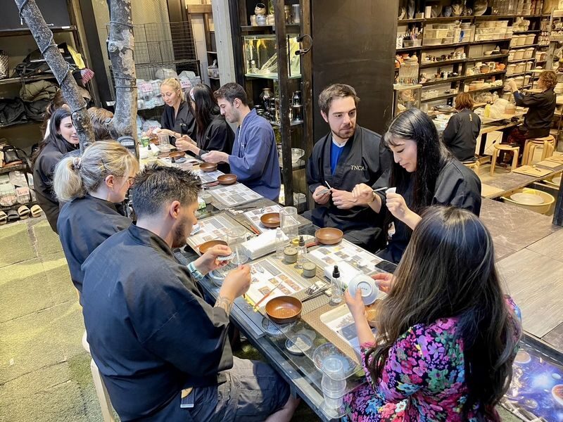Authentic Kintsugi Workshop: Art of Golden Joinery in Shibuya - Who will enjoy this class most?