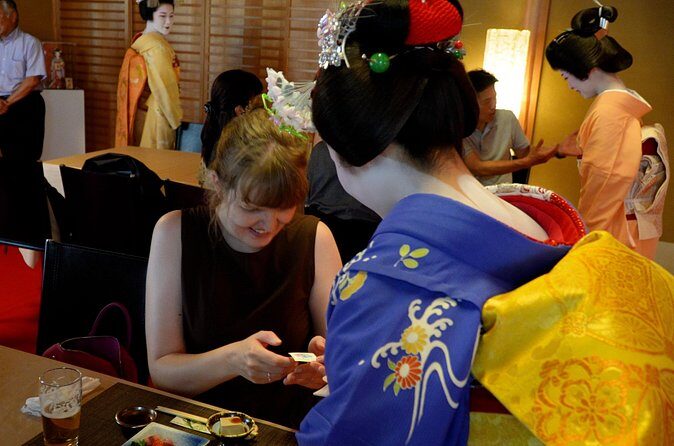 Authentic Maiko ExperienceKyoto Lunch (Free drink) at Noh Stage - FAQ