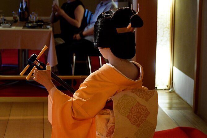Authentic Maiko ExperienceKyoto Lunch (Free drink) at Noh Stage - Who Will Love This Experience?  