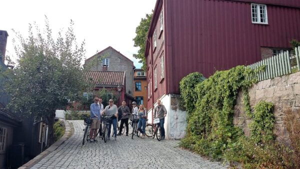 Authentic Oslo Bike Tour - Iconic Architecture and Neighborhoods