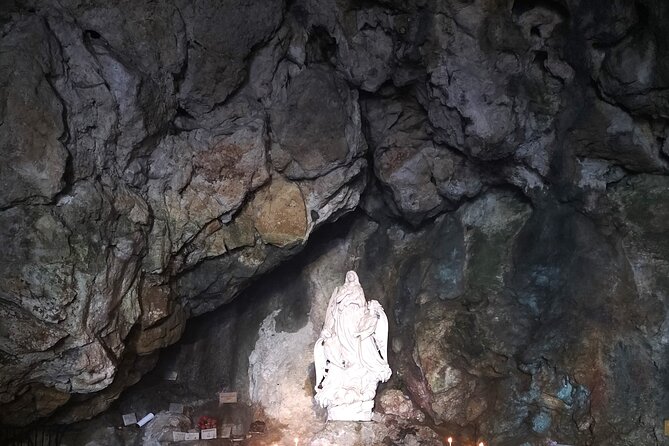 Authentic Provencal Villages and Mary Magdalenes Cave - Local Cuisine: Culinary Exploration
