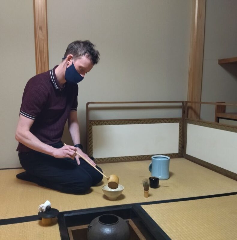 Authentic Tea Ceremony Honmachi Classroom - Getting to the Kyuho Building