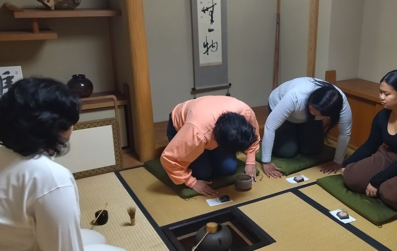 Authentic Tea Ceremony Honmachi Classroom - Should you book the Honmachi tea ceremony?