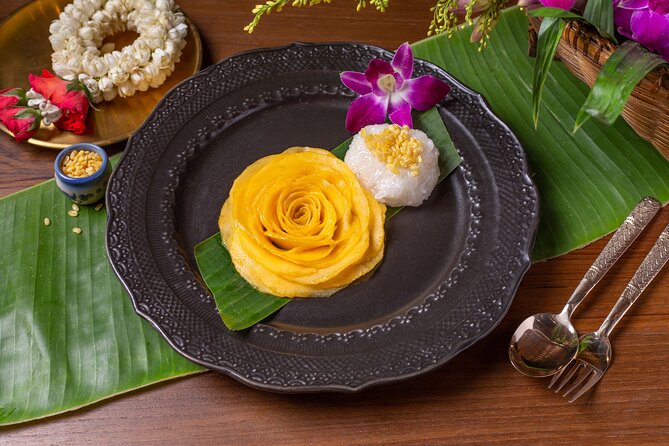 Authentic Thai Cooking With the Largest Market Visit &Tuktuk Ride - Market Exploration and Tuktuk Adventure