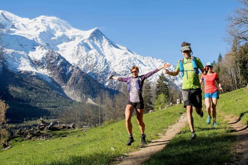 Autumn Colors Hike - Day trip - Group outing - Exploring the Details of the Autumn Colors Hike