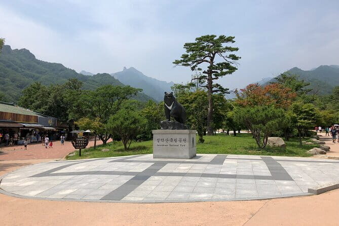 Autumn Foliage-Mt. Seorak, Sokcho Fish Market, Sokcho Beach - Sokcho Fish Market – A Seafood Lover’s Dream