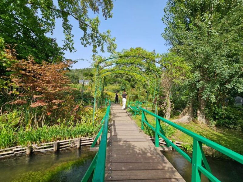Auvers-Sur-Oise & Giverny Excursion From Paris - Good To Know