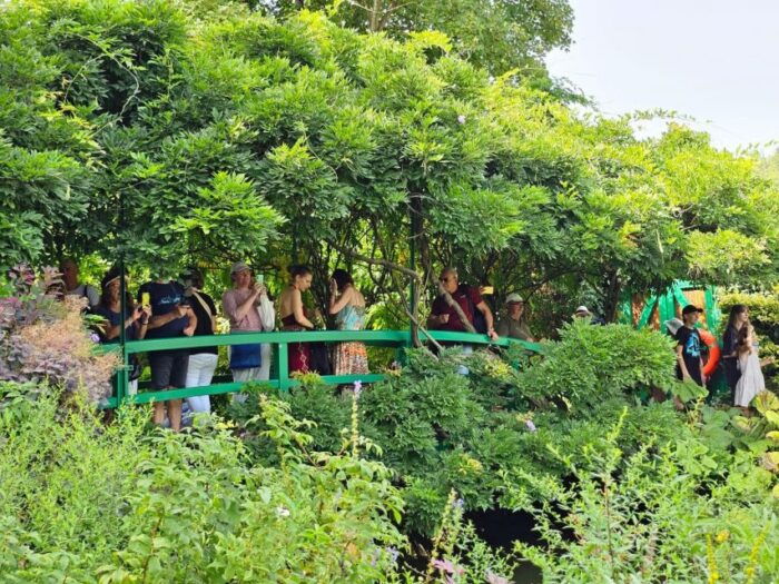 Auvers-Sur-Oise & Giverny Excursion From Paris - Frequently Asked Questions